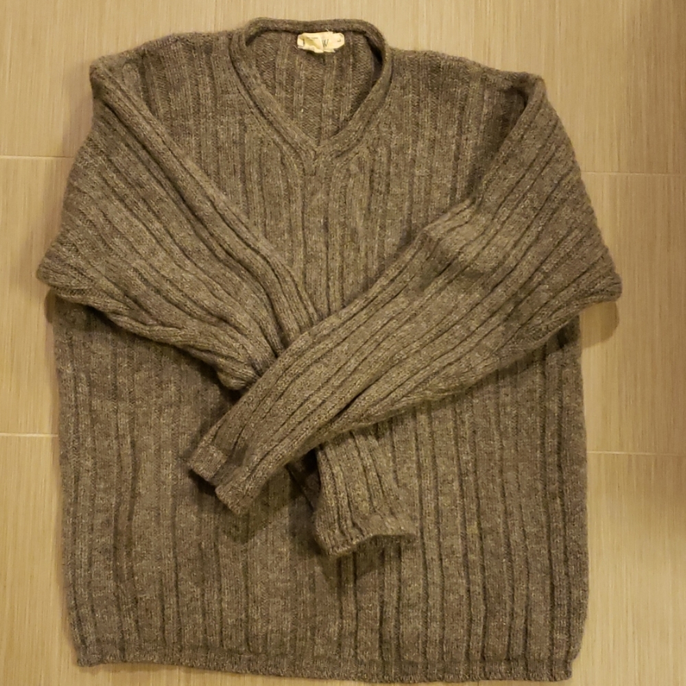 J Crew large grey men's wool v-neck sweater
